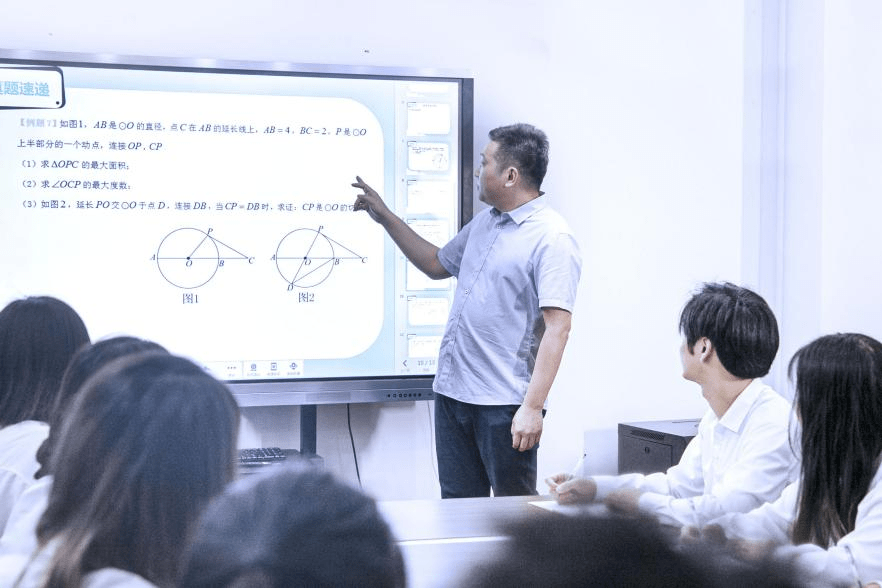 教育与科技融合重塑课堂模式，未来教育的崭新篇章