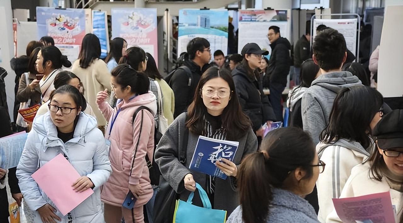 国考应届生报名指南，准备材料详解，助你顺利报名！